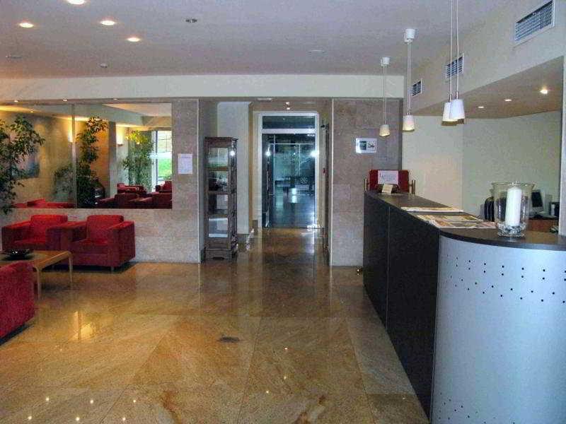 Longoria Avenida Hotell El Berron Exteriör bild