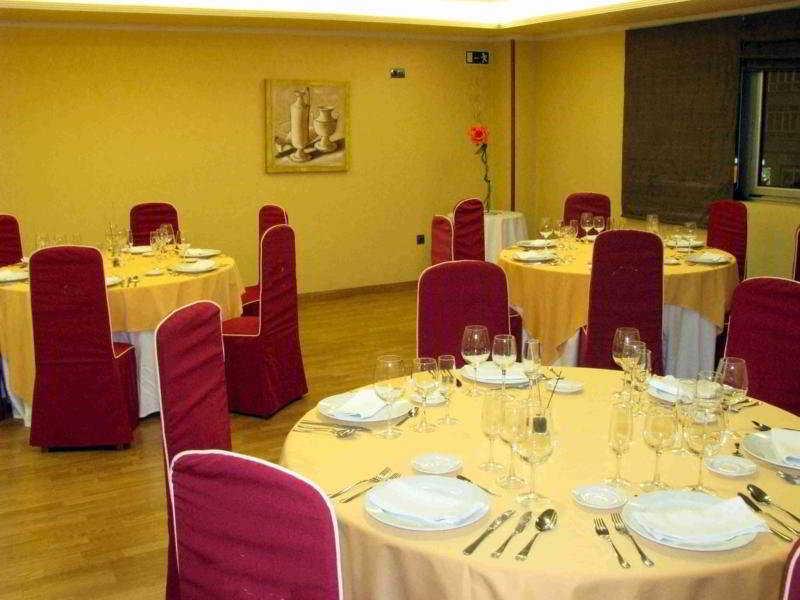 Longoria Avenida Hotell El Berron Exteriör bild
