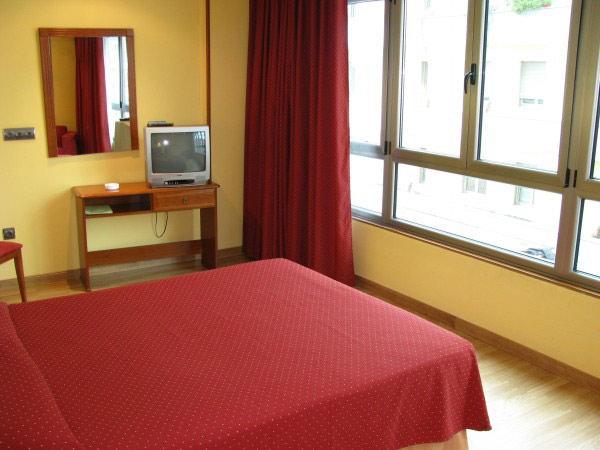Longoria Avenida Hotell El Berron Rum bild